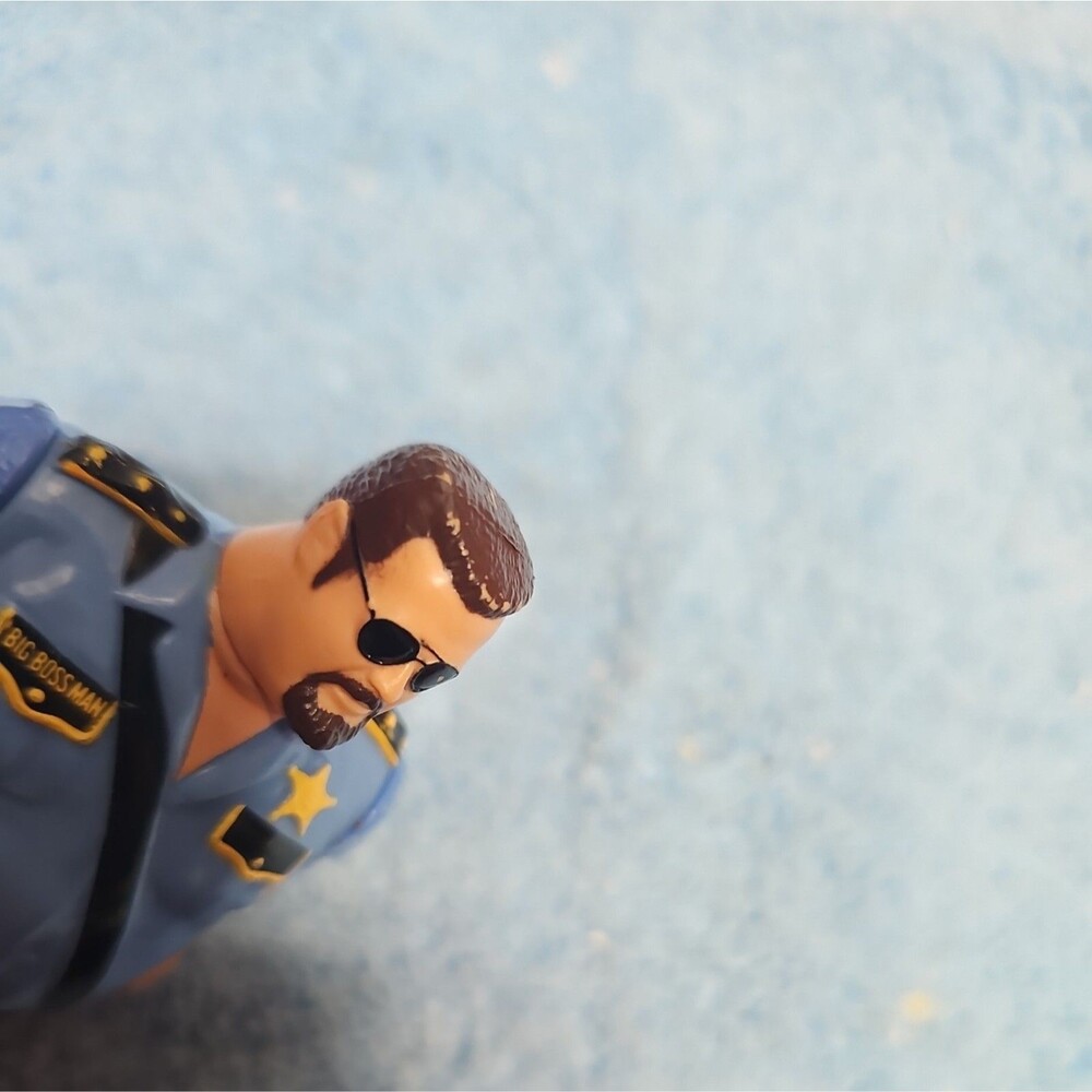 WWE WWF Hasbro The Big Boss Man Series 1 Vintage Wrestling Action Figure - Picture 3 of 7